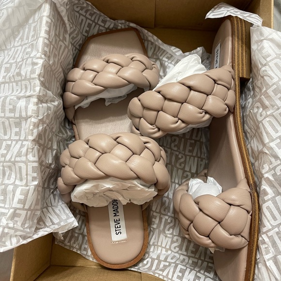 BNIB Taupe Steve Madden Braided Sandals - Picture 3 of 4